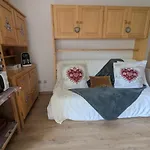 Face à La Dent D'oche Appartement