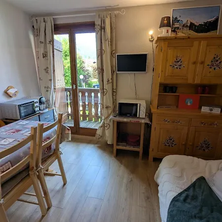 Face A La Dent D'oche Apartment