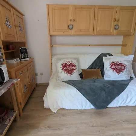 Face A La Dent D'oche Apartment